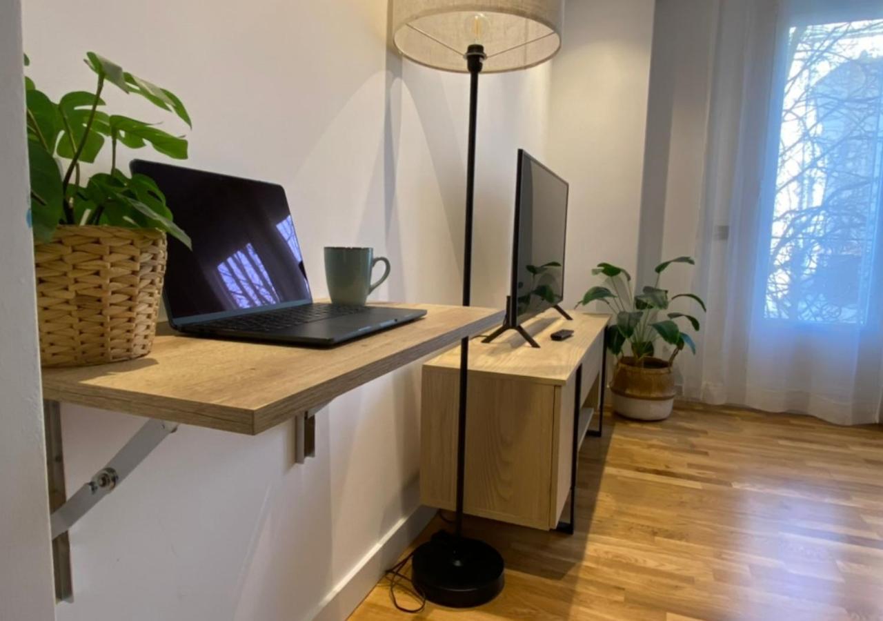 Alojamiento En Pleno Centro Con Wifi Y Aire Acondicionado Logrono Exterior photo